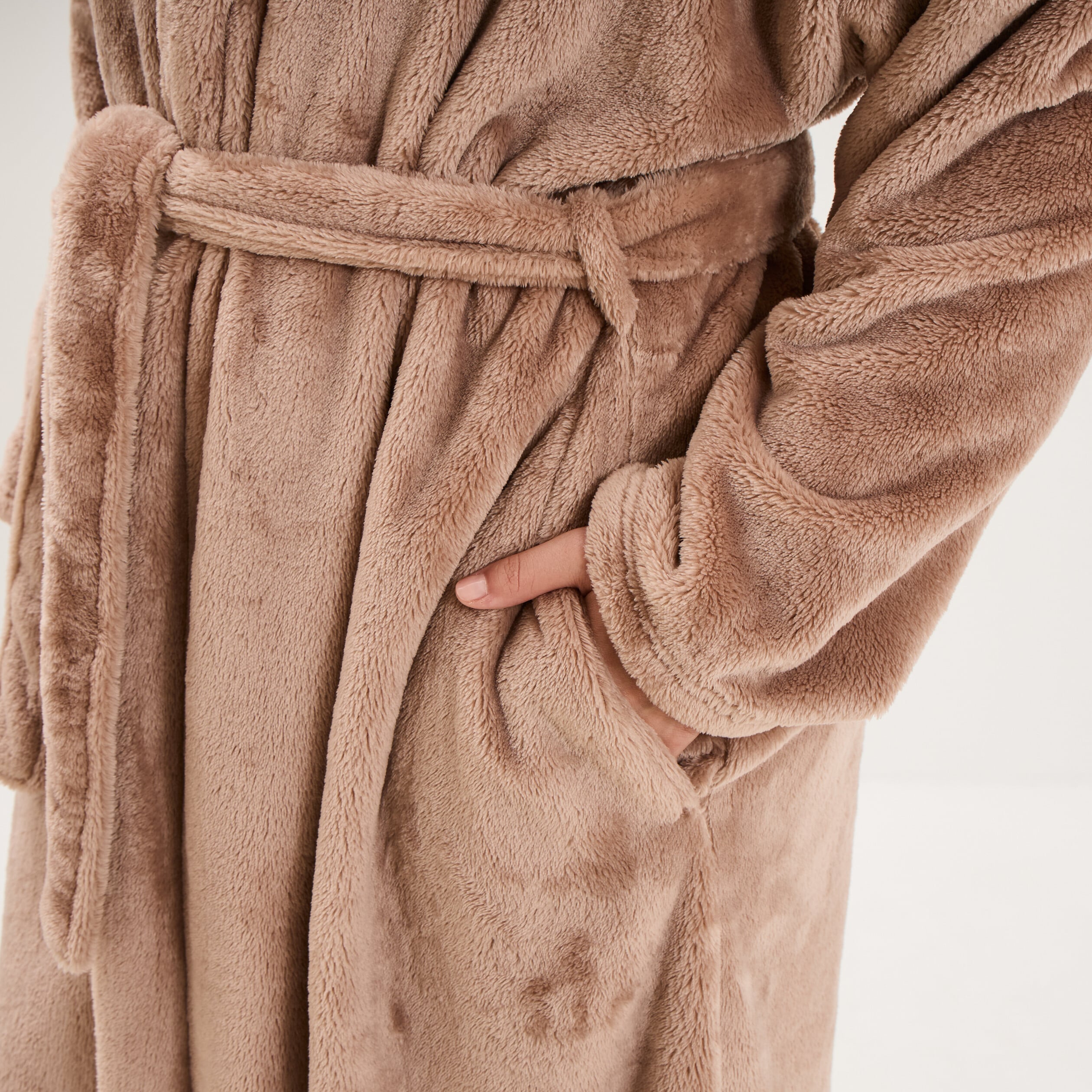 Peignoir velours long &agrave; capuche beige femme grande taille