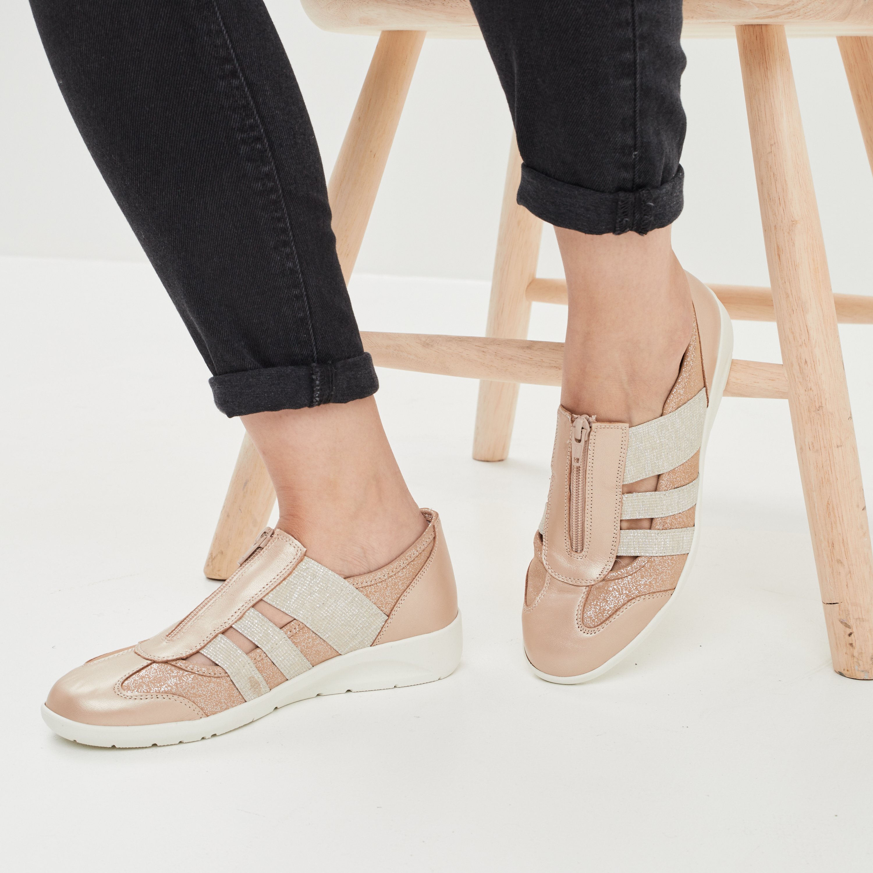derbies zippees pied large sable femme Derbies zippées pied large sable femme