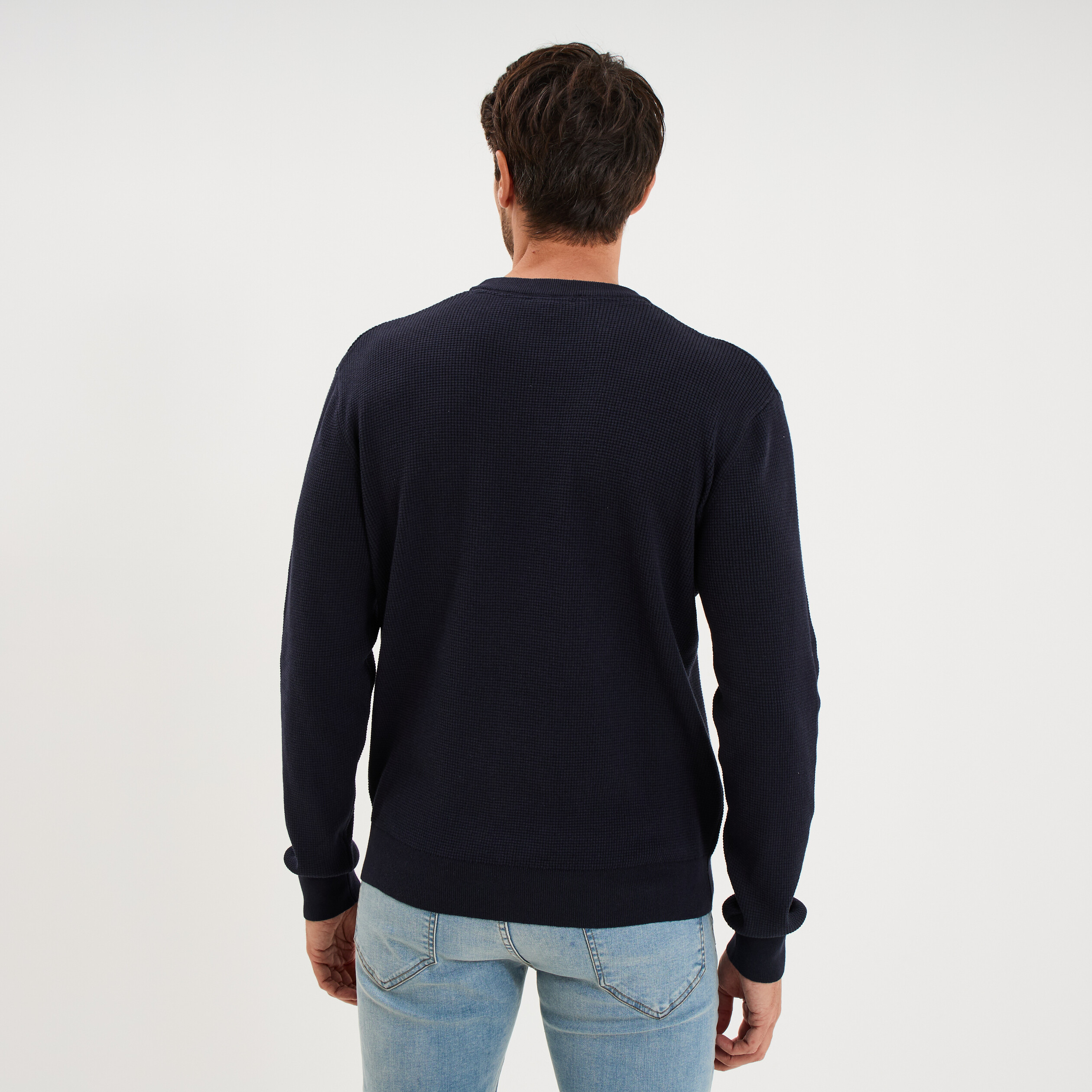 Pull en maille textur&eacute;e col rond bleu marine homme