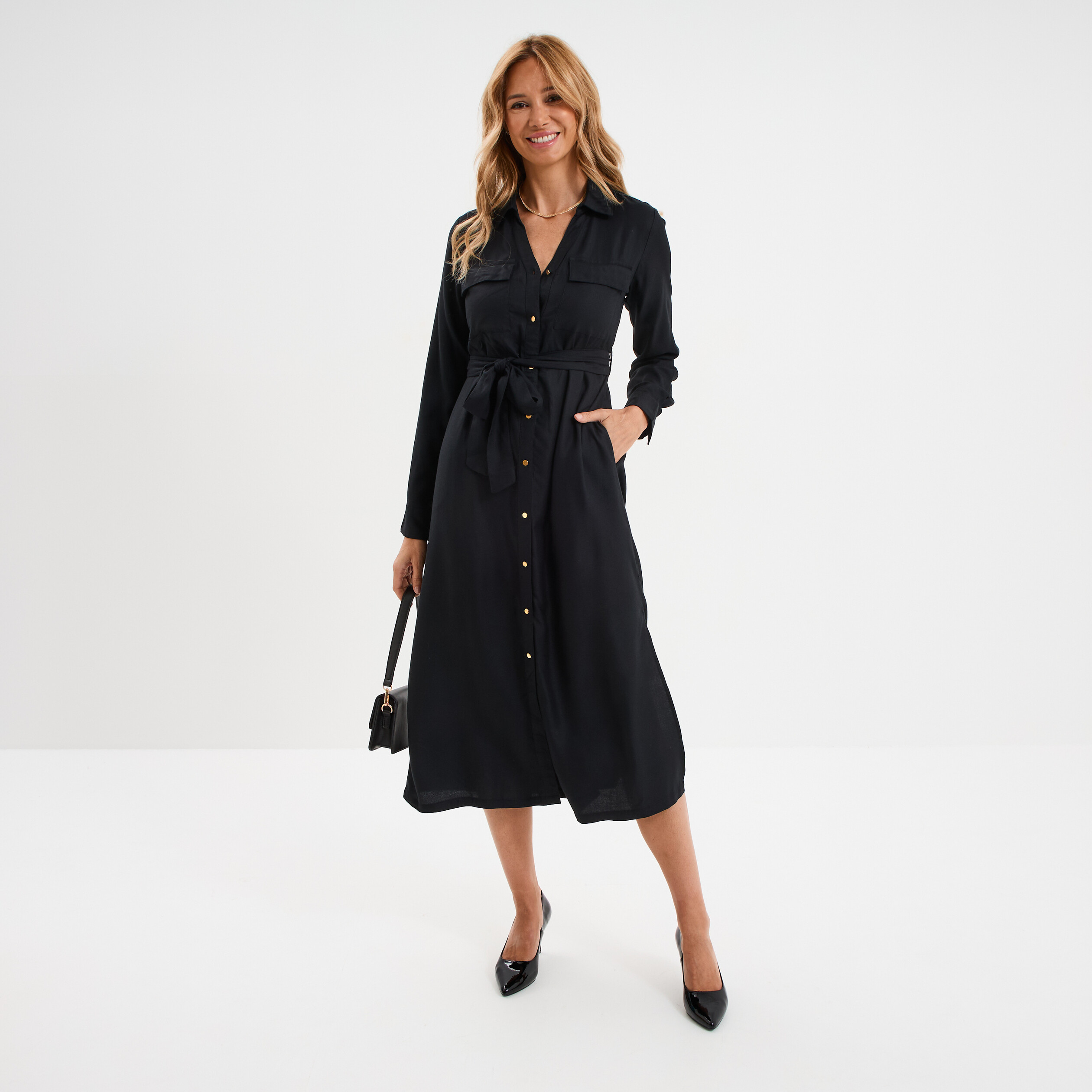 Robe chemise longue ceintur&eacute;e noir femme