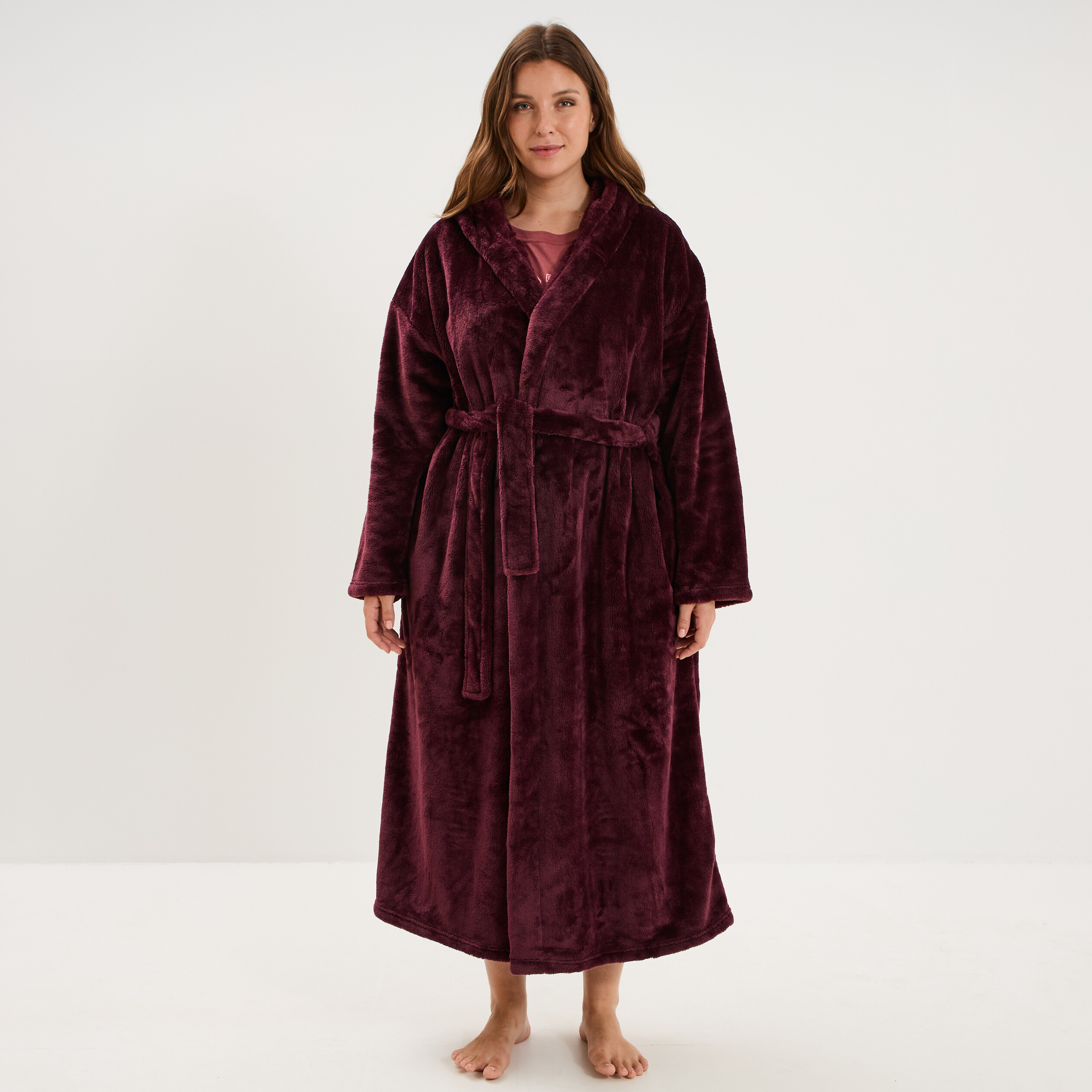 Peignoir velours long &agrave; capuche prune femme grande taille